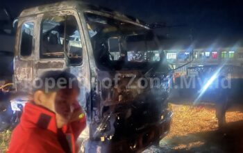 Tronton Hangus Terbakar, Dua Unit Damkar Dikerahkan 8 56eddaef salinan dari zona.my .id 1