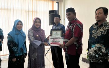 DPMK Berau Salurkan Dana Insentif Rp1,45 Miliar untuk Kampung Berprestasi 7 b7f02141 8a0e 4215 a52d 8d3b5c7d36dc