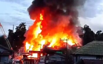 Kebakaran Subuh di Tanjung Redeb Hanguskan Tiga Rumah Warga 4 f99b2560 screenshot 20260102 085324