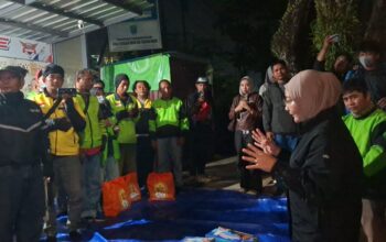 Malam ke-26 Ramadan, Bupati Berau Bagikan Sahur dan Bingkisan untuk Driver Ojol 4 8ce0f9aa img 20260315 wa0002