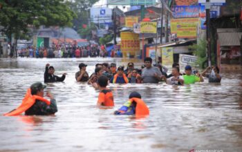 Banjir Kepung Tangerang, Ketinggian Air Capai 1 Meter, Ratusan Rumah Terendam