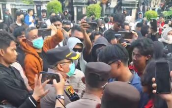 Anggaran Makan Minum Rp 12,46 Miliar Diprotes, Mahasiswa Geruduk DPRD Tarakan