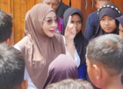 Turun Langsung Bersama Anak-anak Tanjung Batu, Sri Juniarsih Mas Kampanyekan Gerakan Peduli Kebersihan Lingkungan