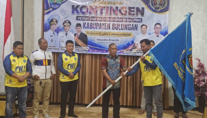Lepas Kontingen PWI Bulungan ke Porwada II Kaltara, Syarwani Optimistis Ukir Prestasi
