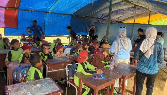 Sekolah Beratap Terpal Kini Dapat Harapan, PT TRH Komit Bangun 7 Ruang Kelas