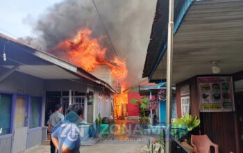 Kebakaran Hebat di Gang Pulau Panjang Berau, 9 Rumah Terdampak, 10 Armada Damkar Dikerahkan