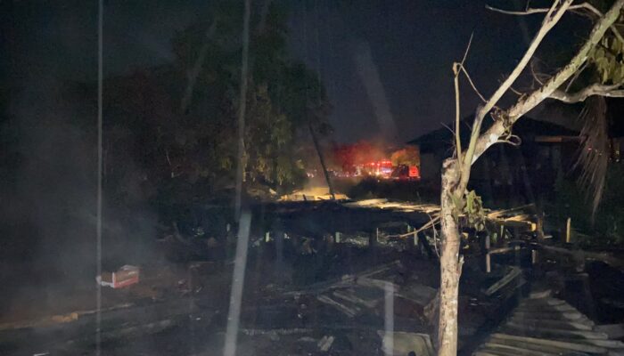 Subuh Membara, Empat Rumah Panggung di Jalan Rumbia Ludes Terbakar Kerugian Ditaksir Rp2 Miliar
