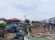 Atap Lapak Pasar Induk Tanjung Selor Roboh Diterjang Angin Kencang, Sembilan Pedagang Terdampak