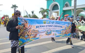 Wabup Gamalis Bawa Pesan Kebersamaan di Tengah Semarak Berau Ethno Carnival