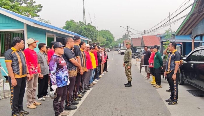 Libatkan Polsek dan Puluhan Warga, Jumat Bersih di Gayam Jadi Gerakan Peduli Lingkungan
